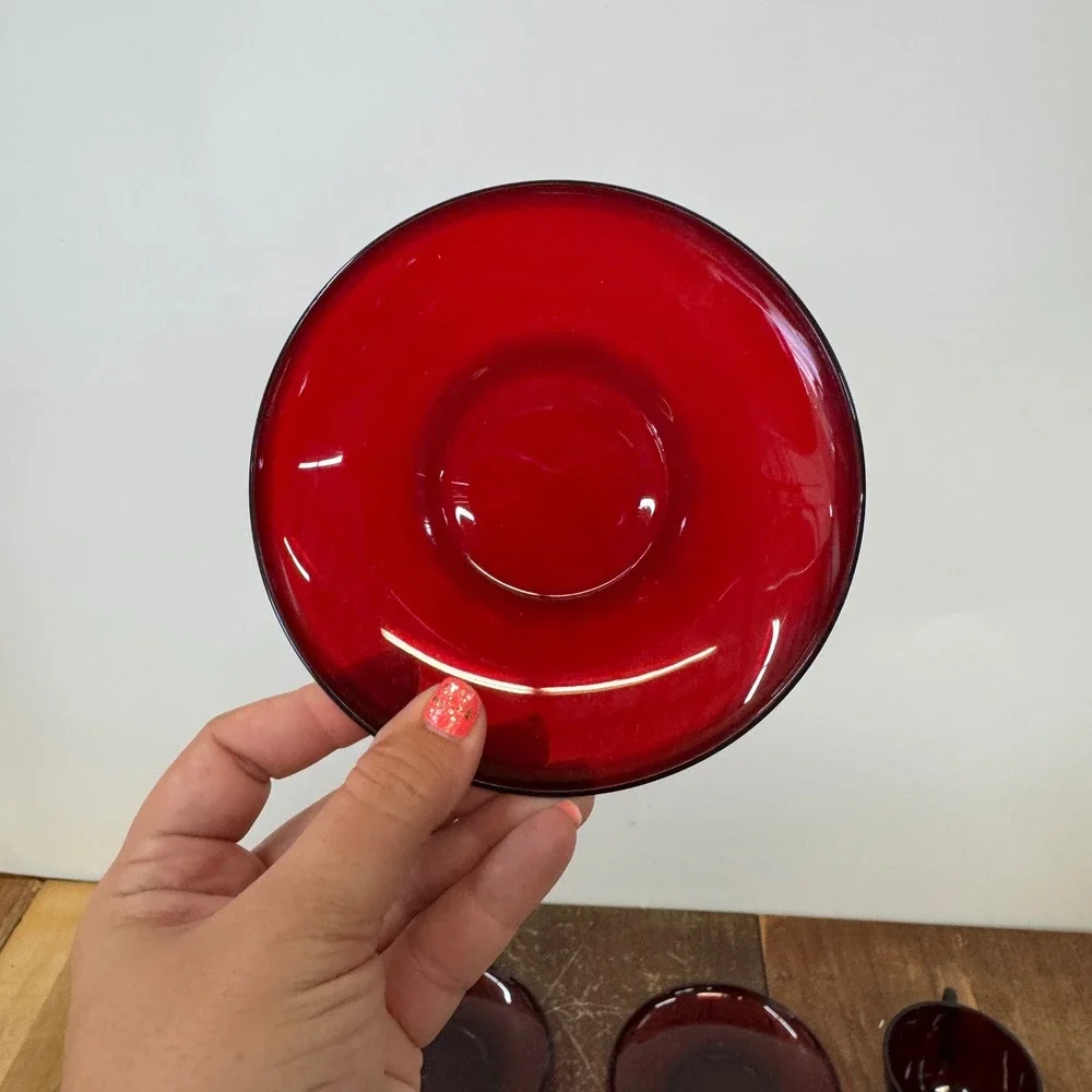 Vintage Arcoroc France Ruby‎ Red Glass Tea Coffee Cup & Saucer Set of 4